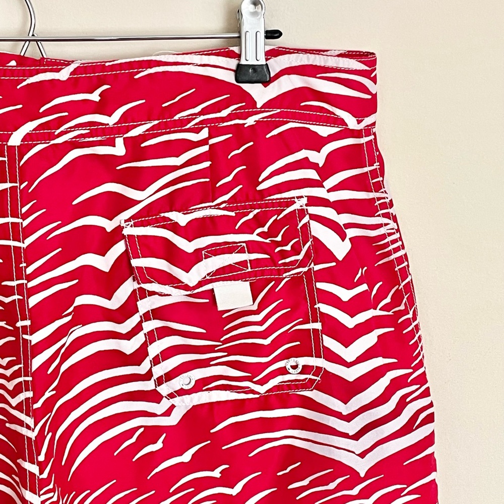 Vineyard Vines Performance Patterned Red White Bo… - image 8